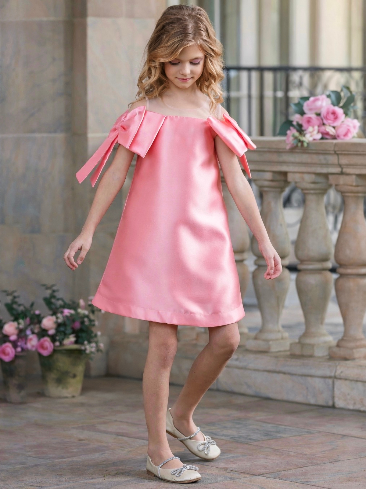 Beautiful Bow Shoulder Party Dress